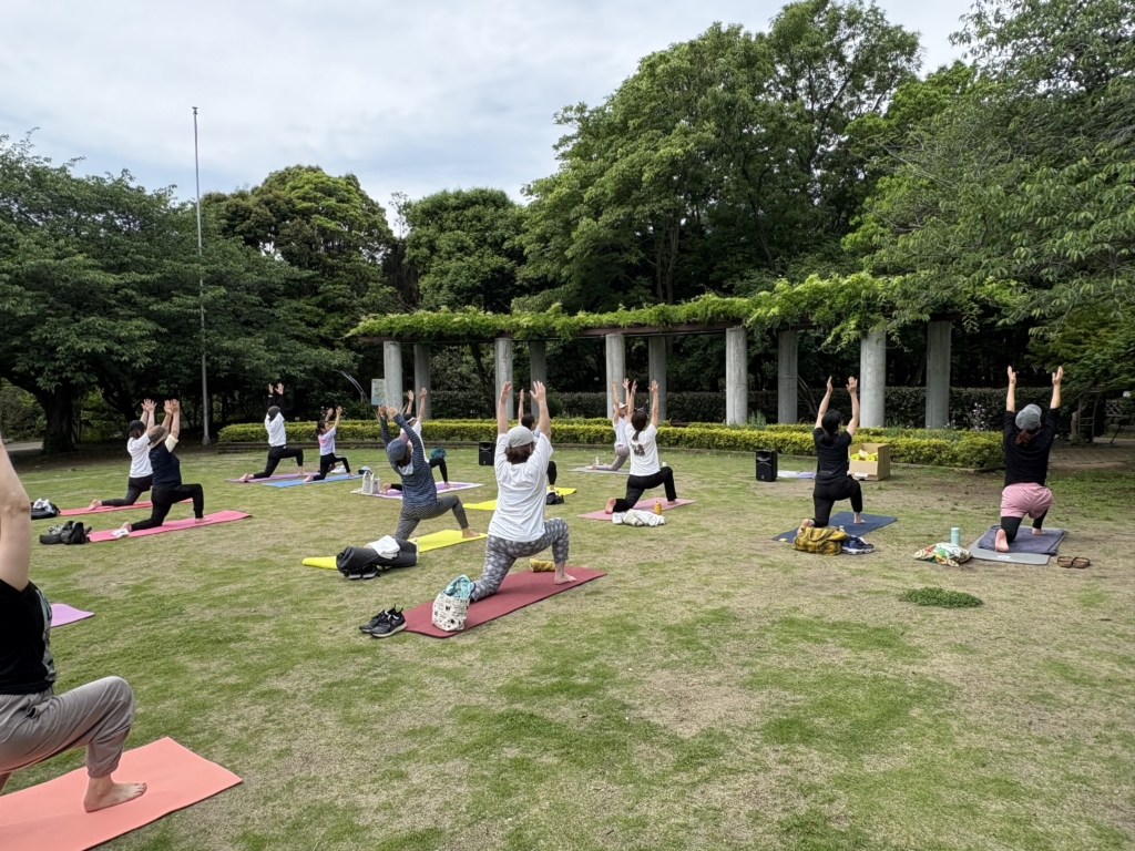 ながくぼ公園　パークヨガ
